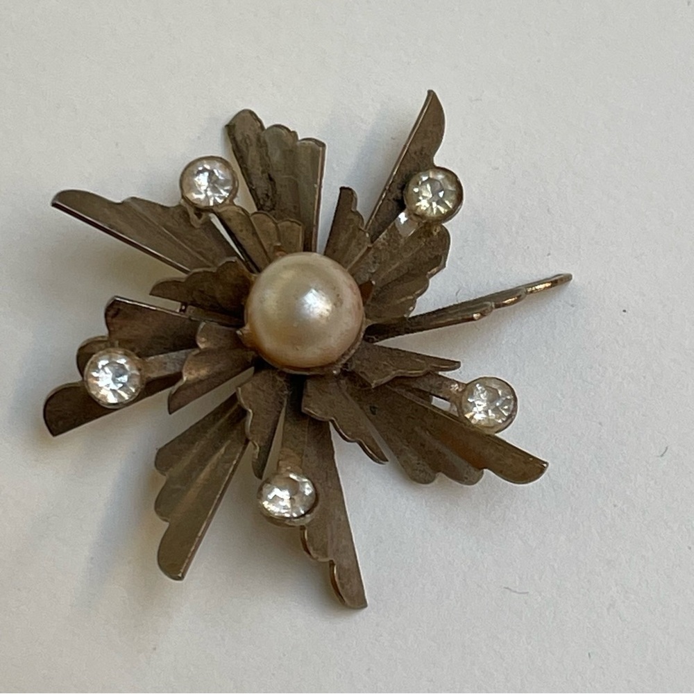 Vintage MCM Brooch Silver Tone Faux Pearl Rhinestone Large Starburst Celestial